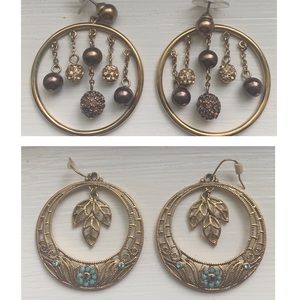 3/$20- 2 Gold fashion earrings, circular & sparkly